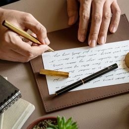 Classic Revolve Rollerball Brass in de groep Pennen / Fine Writing / Rollerball bij Voorcrea (101380)