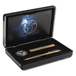 AG7 Limited Edition Apollo 7 50th Anniversary in de groep Pennen / Fine Writing / Balpennen bij Voorcrea (111685)