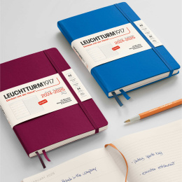 Kalender 18M Weekly Planner & Notebook Hard Cover A5 Port Red in de groep Papier & Blokken / Kalenders en agenda's / 18 maanden agenda's bij Voorcrea (132566)