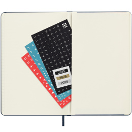 12M Monthly Kalender 2025 Softcover Pocket Black in de groep Papier & Blokken / Kalenders en agenda's / 12 maanden agenda's bij Voorcrea (133778)