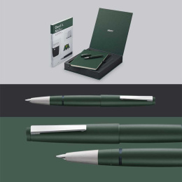 2000 Vulpen Pine Green Limited Edition 2024 in de groep Pennen / Fine Writing / Vulpennen bij Voorcrea (133829)