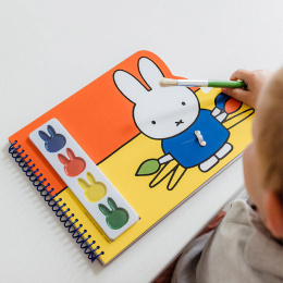 Nijntje Miffy Verfboek Kleuren + Penseel in de groep Kids / Knutselspullen en verf voor kinderen / Verf voor kinderen / Waterverf voor kinderen bij Voorcrea (134895)