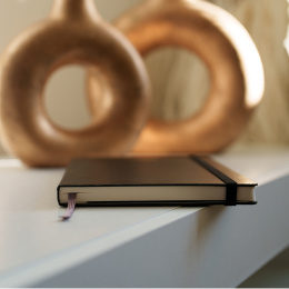 Kalender 18M Weekly Hard Cover Horisontell Large Black in de groep Papier & Blokken / Kalenders en agenda's / 18 maanden agenda's bij Voorcrea (135594)