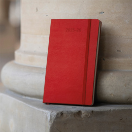 Kalender 18M WeekNote Hard Cover Large Red in de groep Papier & Blokken / Kalenders en agenda's / 18 maanden agenda's bij Voorcrea (135602)