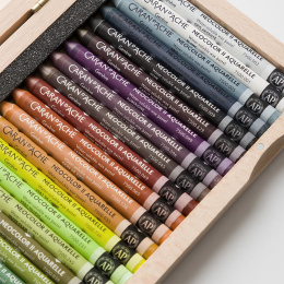 Neocolor II Aquarelle 50 years Wooden Box 50-set in de groep Kunstenaarsmateriaal / Kunstenaarsverf / Pastel / Wax pastels bij Voorcrea (135633)