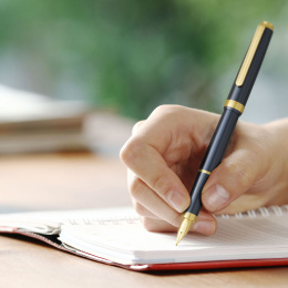 BISO Vulpen Nebula Black in de groep Pennen / Fine Writing / Vulpennen bij Voorcrea (136077_r)