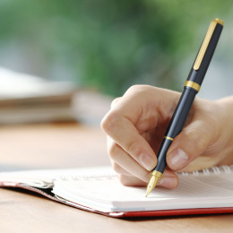 BISO Vulpen Flame Red in de groep Pennen / Fine Writing / Vulpennen bij Voorcrea (136079_r)