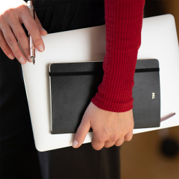 Kalender 12M Weekly Horizontal 2026 Hardcover Large Black in de groep Papier & Blokken / Kalenders en agenda's / 12 maanden agenda's bij Voorcrea (136106) Kalender 12M Weekly Horizontal 2026 Hardcover Large Black in de groep Papier & Blokken / Kalenders en agenda's / 12 maanden agenda's bij Voorcrea (136106)