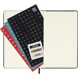 Kalender 12M Weekly Notebook 2026 Hardcover Pocket Black in de groep Papier & Blokken / Kalenders en agenda's / 12 maanden agenda's bij Voorcrea (136118)
