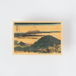 Ansichtkaart in Hinoki-hout – Hokusai ”Views of Mount Fuji” 6-delige set B in de groep Creëren & Hobby / Feestdagen en seizoenen / Kaarten en enveloppen bij Voorcrea (136593)