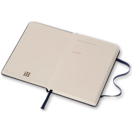 Classic Hard Cover Notebook Pocket Blue Gelijnd in de groep Papier & Blokken / Schrijven en noteren / Notitieboeken bij Voorcrea (136825)