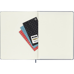 Kalender 12M Weekly Notebook 2027 Hardcover XL Sapphire Blue  in de groep Papier & Blokken / Kalenders en agenda's / 12 maanden agenda's bij Voorcrea (137468)