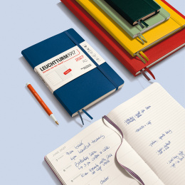Kalender Weekly Planner & Notebook 2027 A5 Navy in de groep Papier & Blokken / Kalenders en agenda's / 12 maanden agenda's bij Voorcrea (137523)